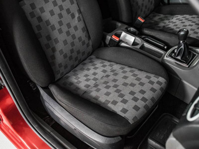 Ford Focus 1.6 MT (101 л. с.)