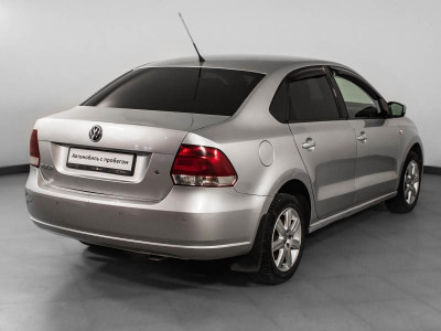 Volkswagen Polo 1.6 MT (105 л. с.)