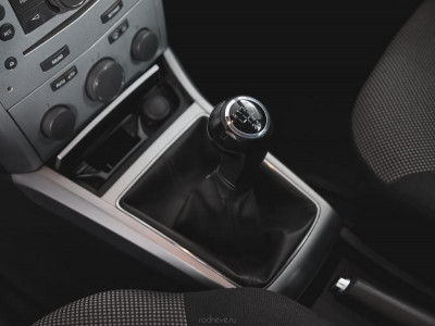 Opel Astra 1.6 MT (103 л.с.)