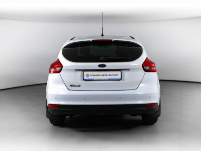 Ford Focus Хетчбэк 1.6 Ti-VCT MT (105 л. с.)