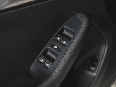 Volkswagen Jetta 1.4 TSI MT (122 л. с.)