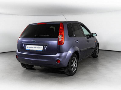 Ford Fiesta 1.6 MT (99 л. с.)