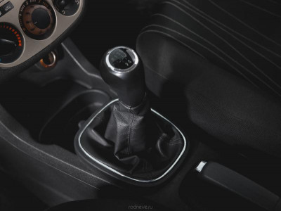 Opel Corsa 1.4 AT (90 л. с.)