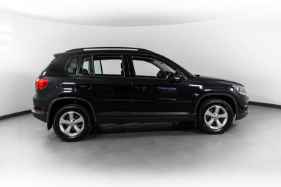 Volkswagen Tiguan 1.4 TSI BlueMotion MT (122 л. с.)