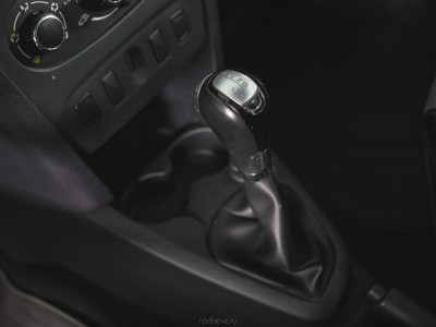 Renault Logan 1.6 AT (102 л. с.)