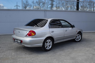 Kia Spectra 1.6 MT (101 л. с.)