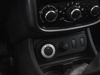 Renault Duster 1.6 MT 4x4 (102 л. с.)