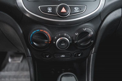 Hyundai Solaris Хетчбек 1.6 AT (123 л. с.)