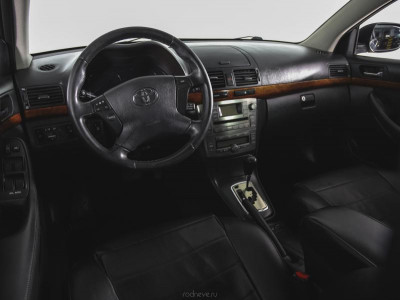 Toyota Avensis 2.0 AT (147 л. с.)