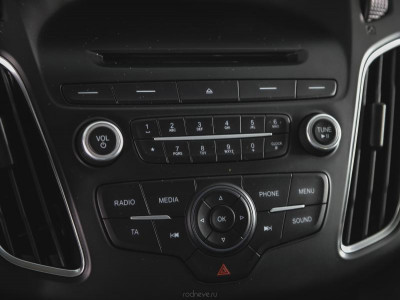 Ford Focus Хетчбэк 1.6 Ti-VCT MT (125 л. с.)