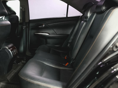 Toyota Camry 2.5 AT (181 л. с.)