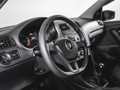Volkswagen Polo 1.6 MPI MT (110 л. с.)