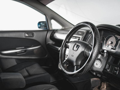 Honda Stream 1.7 AT (130 л. с.)