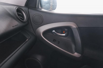 Toyota RAV4 2.0 MT (152 л.с.) 4WD