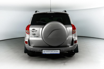 Toyota RAV4 2.0 MT (152 л.с.) 4WD