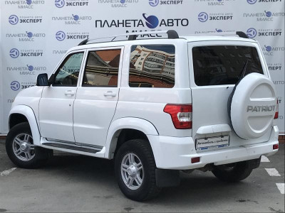 УАЗ Patriot 2.7 MT (134,6 л. с.)