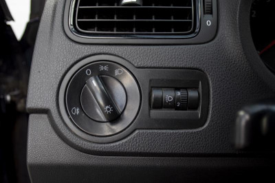 Volkswagen Polo 1.6 MT (105 л. с.)