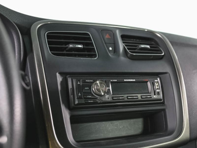 Renault Sandero 1.6 AT (102 л. с.)