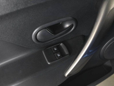 Renault Sandero 1.6 AT (102 л. с.)