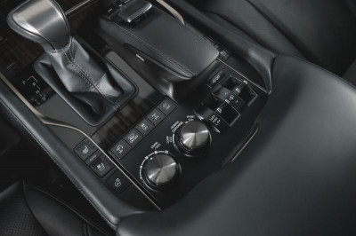 Lexus LX 450d AT (272 л. с.)