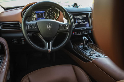 Maserati Levante 3.0 V6 AT (350 л.с.)