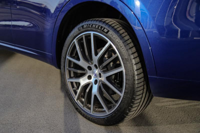 Maserati Levante 3.0 V6 AT (350 л.с.)