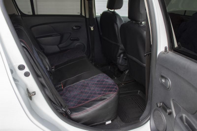 Renault Sandero 1.6 MT (82 л. с.)