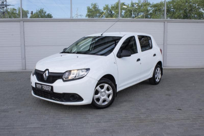Renault Sandero 1.6 MT (82 л. с.)