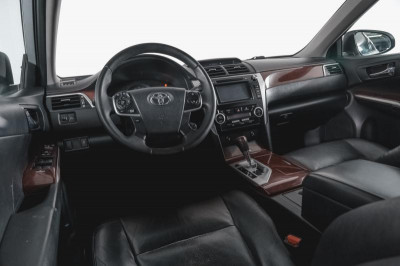 Toyota Camry 2.5 AT (181 л. с.)
