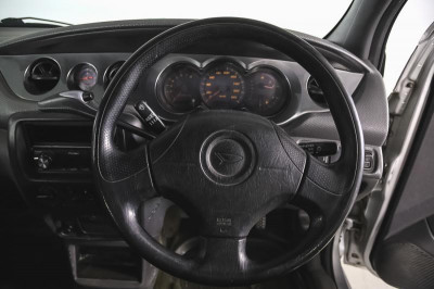 Daihatsu YRV 1.3 AT (90 л. с.)