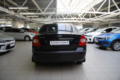 Ford Focus 1.6 MT (116 л. с.)