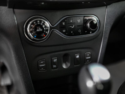 Renault Logan Stepway 1.6 AT (102 л.с.)