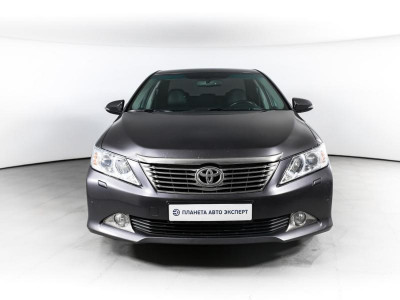 Toyota Camry 2.5 AT (181 л. с.)
