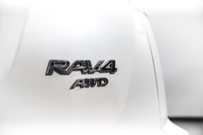 Toyota RAV4 2.0 CVT 4WD (146 л. c.)