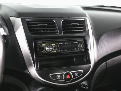 Hyundai Solaris 1.4 AT (107 л. с.)