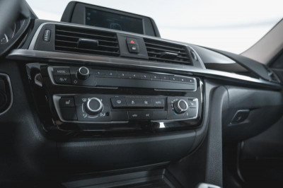 BMW 3 серия 320i AT (184 л. с.)