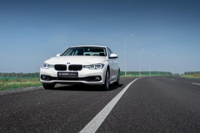 BMW 3 серия 320i AT (184 л. с.)