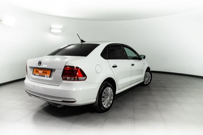Volkswagen Polo 1.6 MPI AT (110 л. с.)