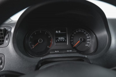 Volkswagen Polo 1.6 MPI AT (110 л. с.)