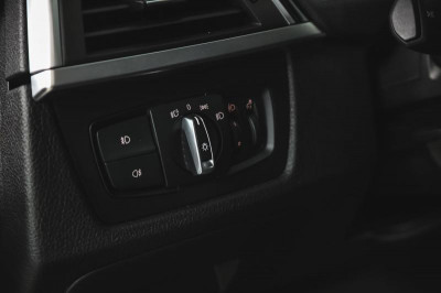 BMW 3 серия 320i AT (184 л. с.)