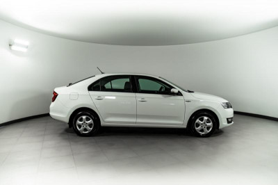 ŠKODA RAPID 1.6 MT (90 л. с.)