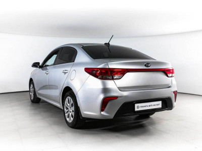 Kia Rio 1.4 MT (100 л. с.)