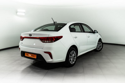 Kia Rio 1.4 MT (100 л. с.)