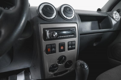 Renault Logan 1.4 MT (75 л.с.)