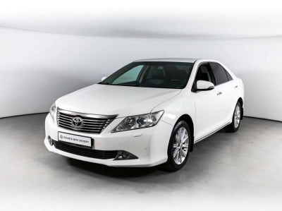Toyota Camry 2.5 AT (181 л. с.)