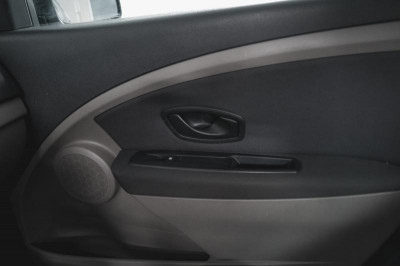 Renault Megane 1.6 MT (110 л. с.)
