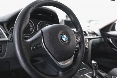 BMW 3 серия 320i AT (184 л. с.)
