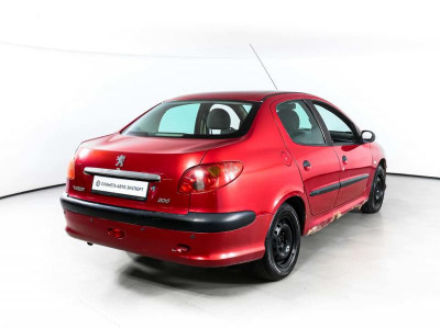 Peugeot 206 1.4 MT (75 л. с.)