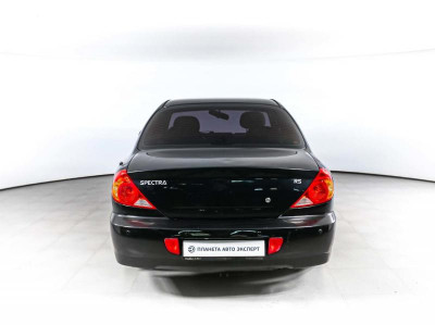 Kia Spectra 1.6 MT (101 л. с.)