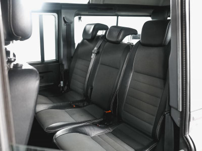 Land Rover Defender 2,4d MT (122 л.с.) 4WD